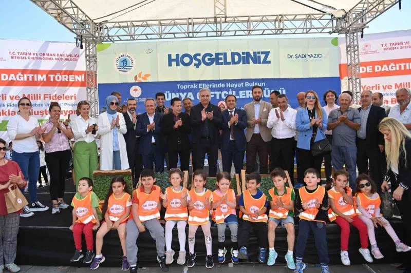 Yerli ve milli fideler Tuzlalı çiftçiler ile buluştu
