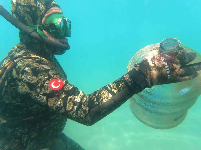 Deniz yüzeyi ve dibi pırıl pırıl oldu
