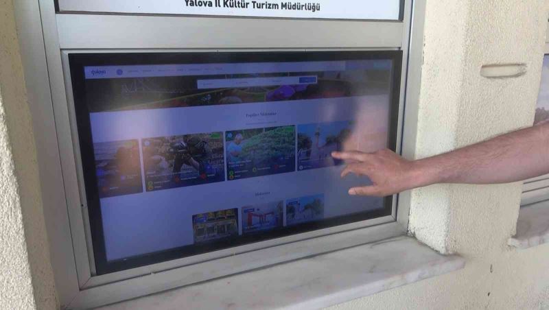 Yalova’ya gelen turistlere ’Dijital Kent Tanıtım Sistemi’ rehberlik ediyor
