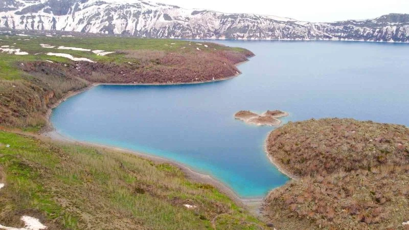 Dünyanın ikinci büyük kraterinde görsel şölen

