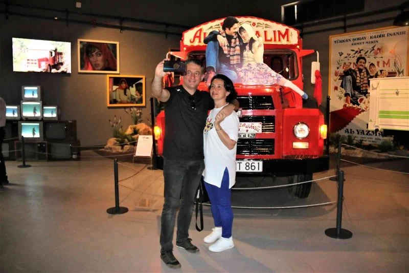 En eskisi 65 yaşında 70 aracın yer aldığı müze ziyaretçilerine kapılarını açtı
