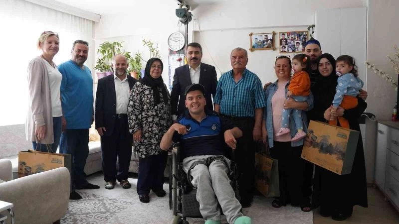 Yıldırım’ın en özel zabıtasına başkan Yılmaz’dan bayram ziyareti
