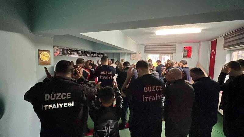 Bayrama görevleri başında girdiler
