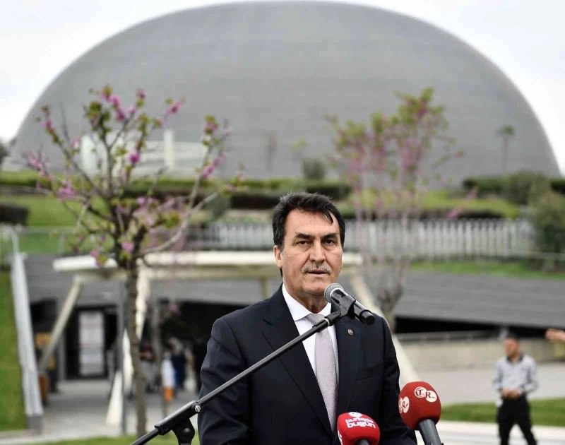 Osmangazi’de erguvan vakti
