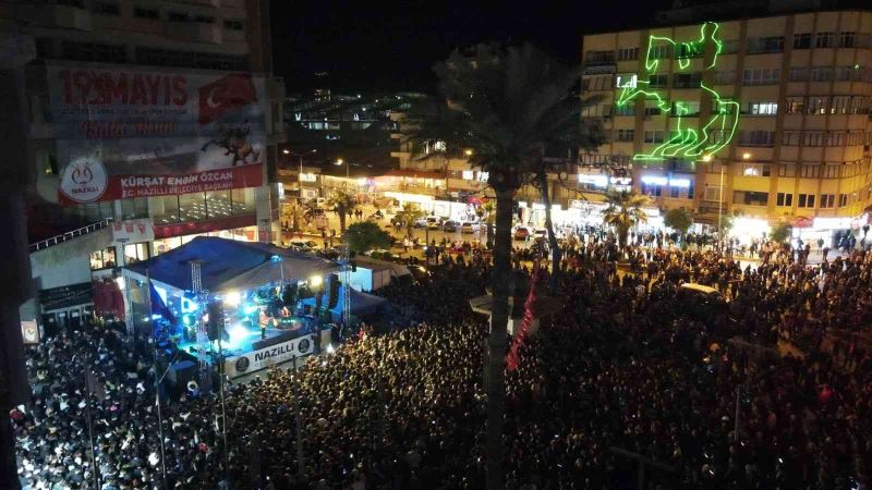 Nazilli’deki gençlik konserlerini binlerce kişi izledi
