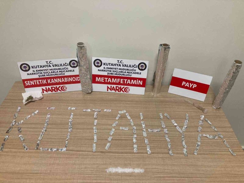 Kütahya’da uyuşturucu madde satışı yaptığı iddia edilen iki kişi yakalandı
