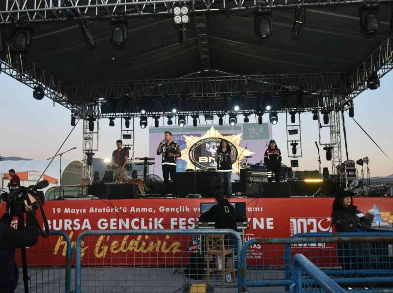 Bursa’da on binlerce kişiye ’En iyi narkotik polisi anne’ projesi tanıtıldı
