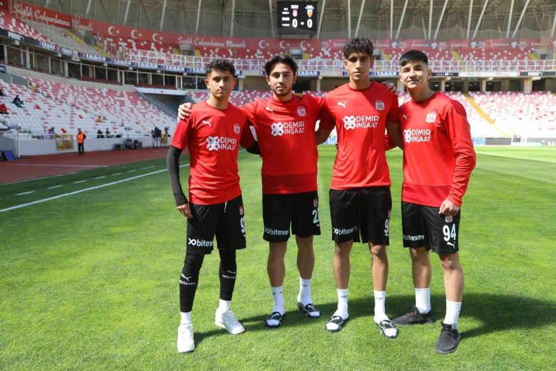 Sivasspor’un gençleri ilk resmi maçına çıktı