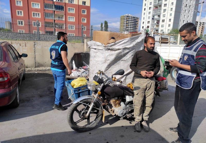 Asayiş polisinden motosiklet denetimi
