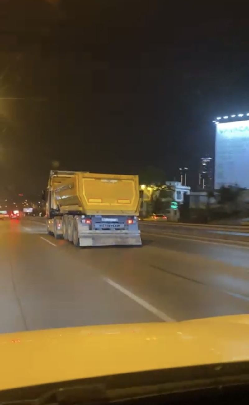 Maltepe’de hafriyat kamyonu makas atarak trafikte terör estirdi
