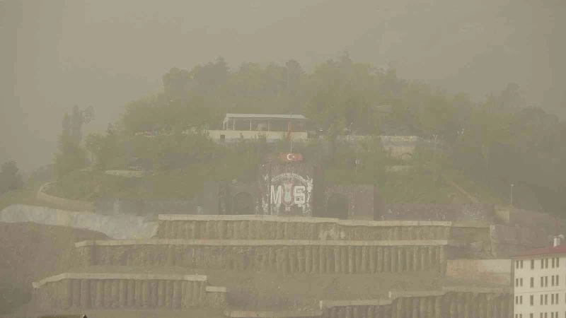 Muş’ta etkili olan toz taşınımı yaşamı olumsuz etkiliyor
