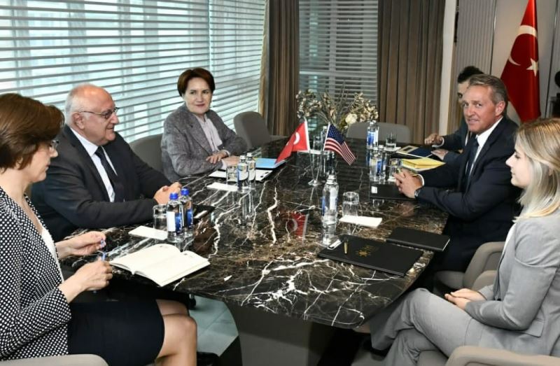 İYİ Parti Genel Başkanı Akşener, ABD Büyükelçisi Flake ile görüştü
