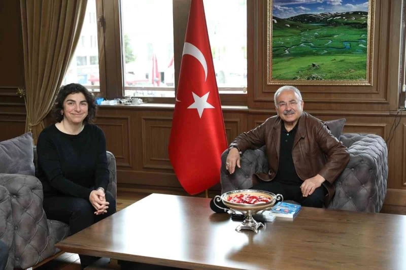 Dünyaca ünlü Kalp Cerrahı Gürsoy’a açık davet
