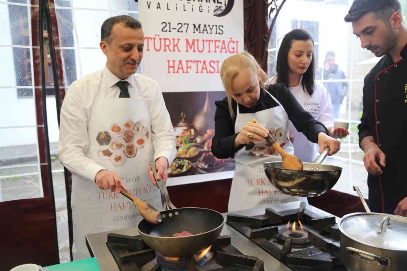 Vali Taşbilek önlük giyerek mutfağa girdi, Hünkar Beğendi yaptı
