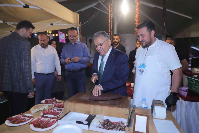 Büyükşehir’in Kale İçi Sanat Etkinliklerine yoğun ilgi
