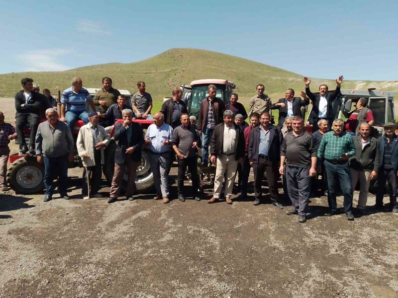 Molu sakinlerinden traktörlü ‘köpek barınağı’ eylemi
