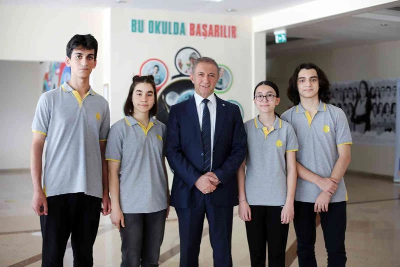 İhlas Koleji öğrencileri Boğaziçi MUN Advanced’22 Konferansına katıldı
