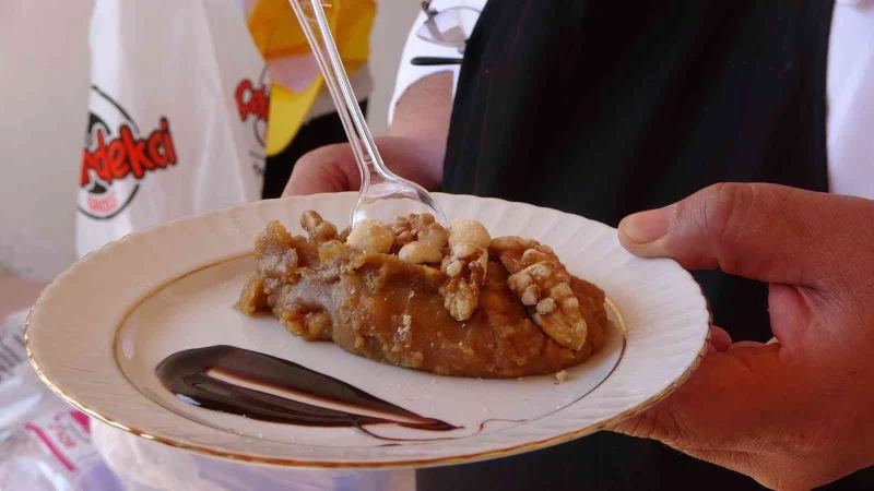 Dünyada gündem olan leblebi helvasının tanıtıldı
