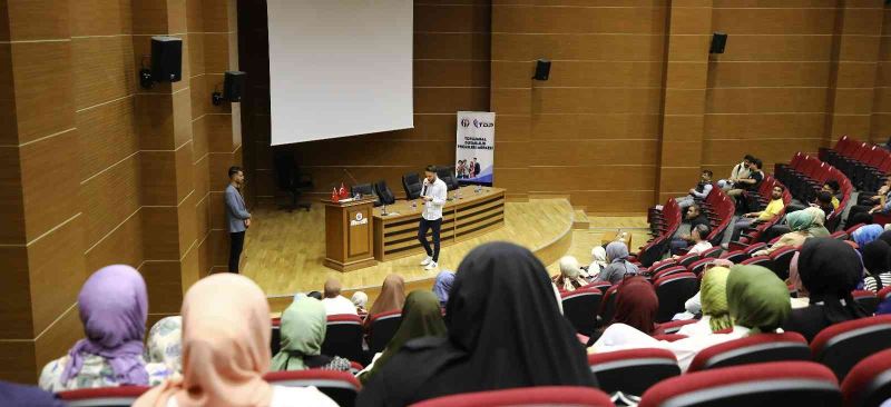 Necip Fazıl Kısakürek GAÜN’de şiirlerle anıldı
