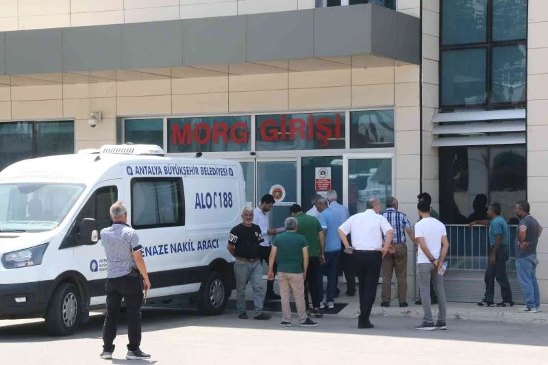 Parkta çıkan tartışmada bıçaklanan 2 çocuk babası adam hayatını kaybetti
