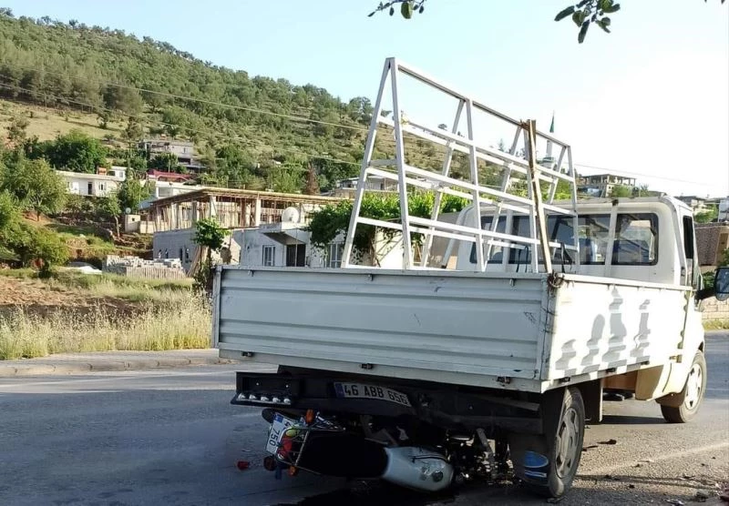 Motosikletlinin feci ölümü
