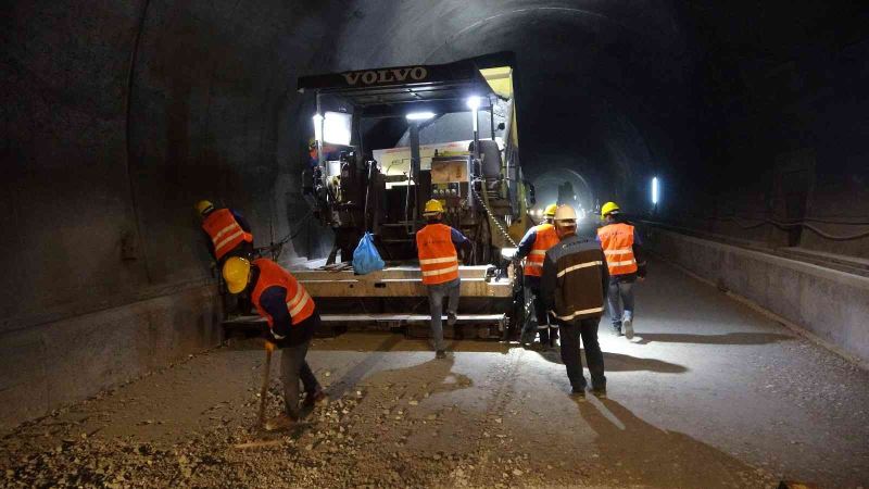 Tamamlandığında dünyanın ikinci, Avrupa’nın ve Türkiye’nin en uzun çift tüplü karayolu tüneli olacak
