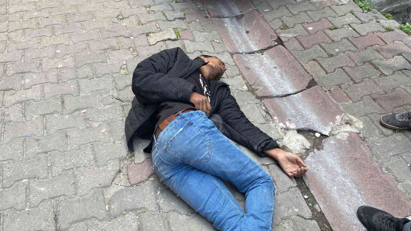 İstanbul’da akıl almaz olay: Hırsız kaçtığı çatıdan çocuğun üstüne düştü
