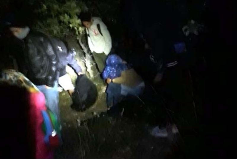Çanakkale’de ekin tarlasında saklanan 26 düzensiz göçmen yakalandı

