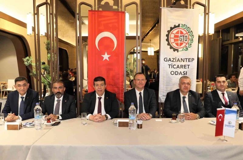 İşadamı Topçuoğlu deneyimlerini paylaştı
