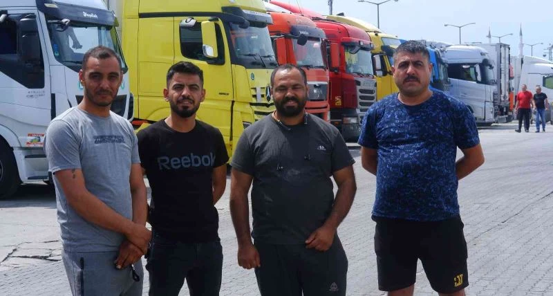 Sebze ve meyve taşıyan tırlar günlerdir Kapıkule’de bekliyor
