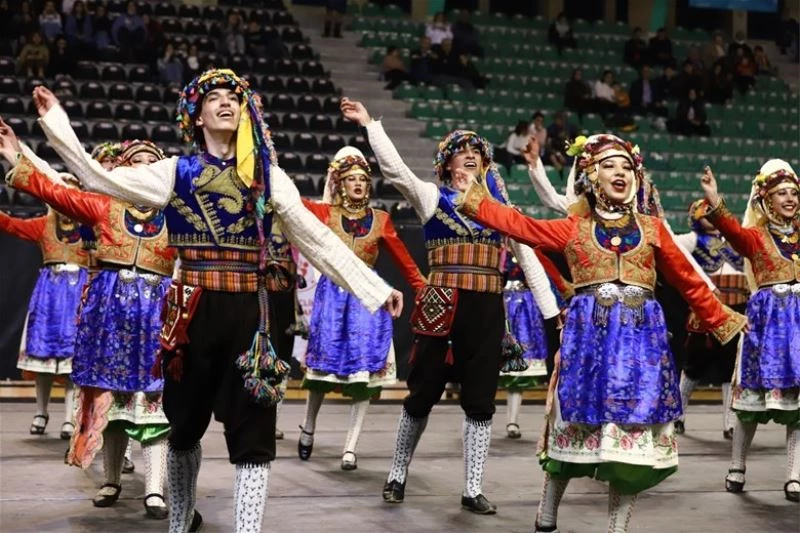 Denizli’de halk oyunları şöleninde 22 ekip performanslarını sergileyecek
