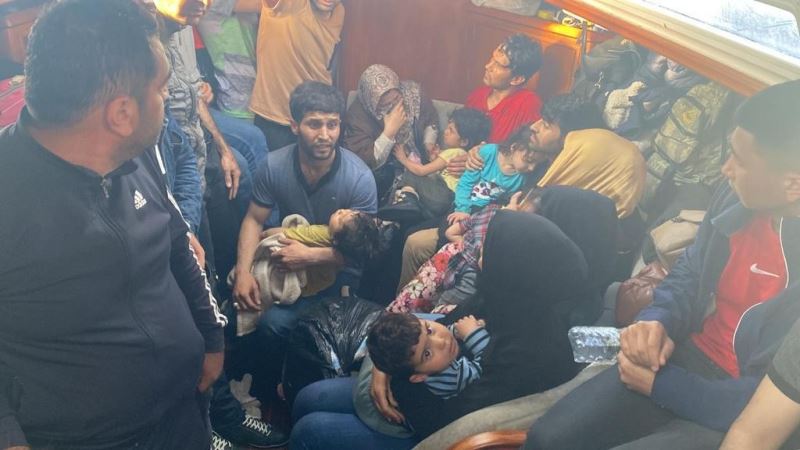 Seydikemer’de  yelkenli teknede 35 düzensiz göçmen yakalandı
