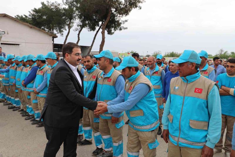 Başkan Canpolat temizlik işleri personelleriyle bayramlaştı
