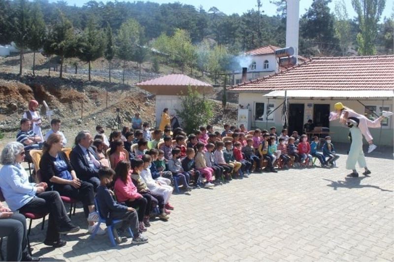 Köyceğiz’de İstanbullu öğrenciler şenlik düzenledi
