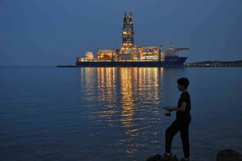 Gece görüntüsüyle mahalleyi andırıyor
