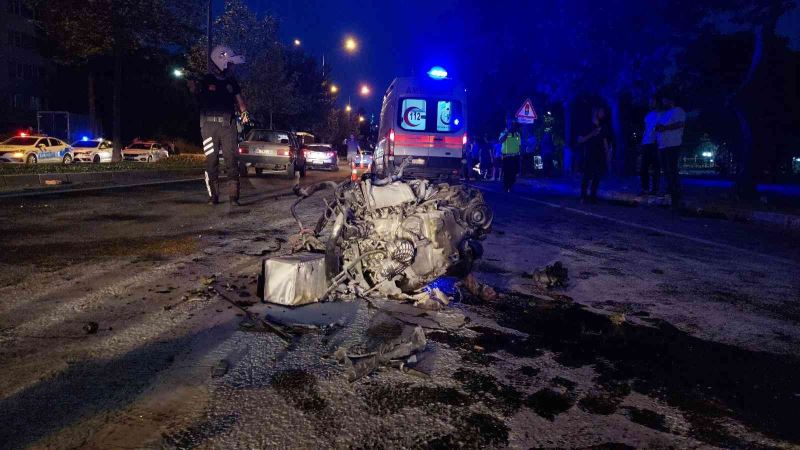 Tekirdağ’da otomobil üst geçide çarptı: 6 yaralı
