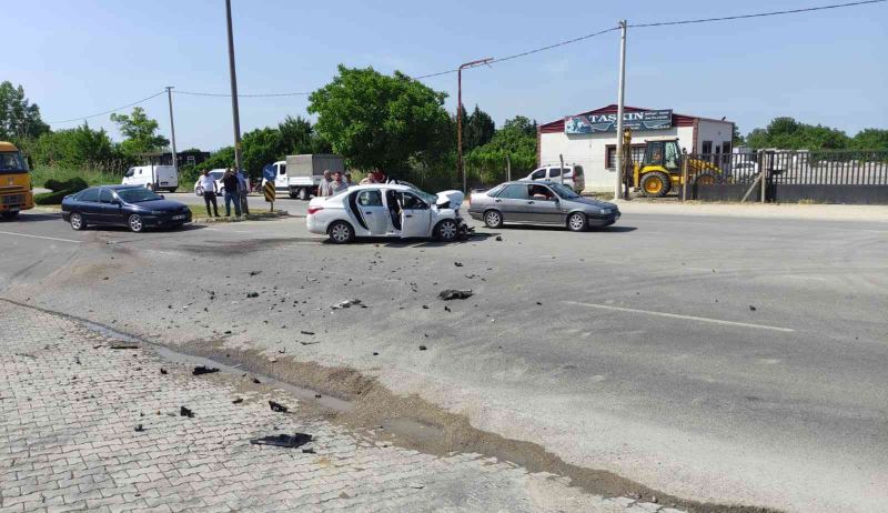 Bursa’da kaza yapan muhtar, kaza anını gösteren araç kamera kaydını hesabında paylaştı
