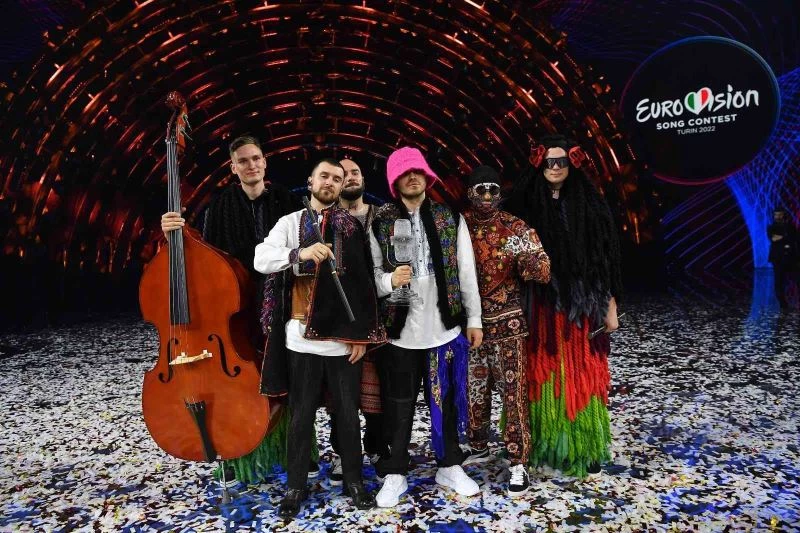 Ukraynalı grup Eurovision’dan kazandığı kristal mikrofonu 900 bin dolara sattı
