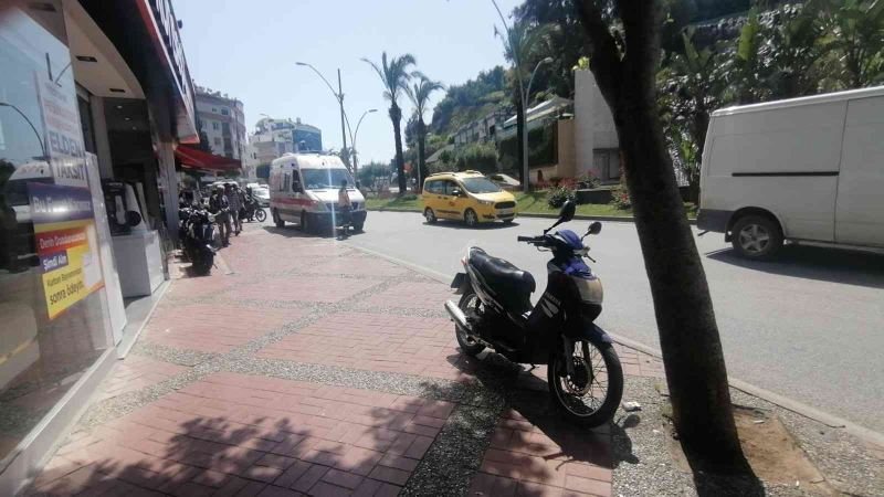 Seyir halindeyken motosikletten düştü, başını yere vurarak beyin kanaması geçirdi
