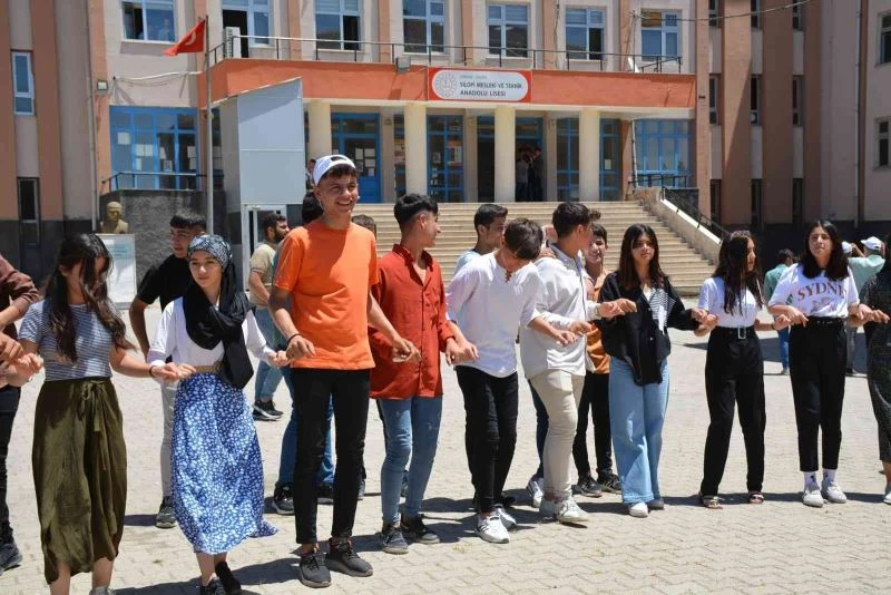 Silopili öğrenciler Bilim Fuarı şenliğinde yeteneklerini sergiledi
