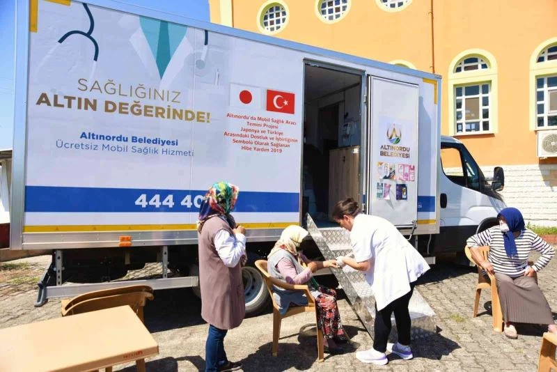 Mobil sağlık tarama aracı ile kırsal mahallelerdeki vatandaşlar bilinçlendiriliyor
