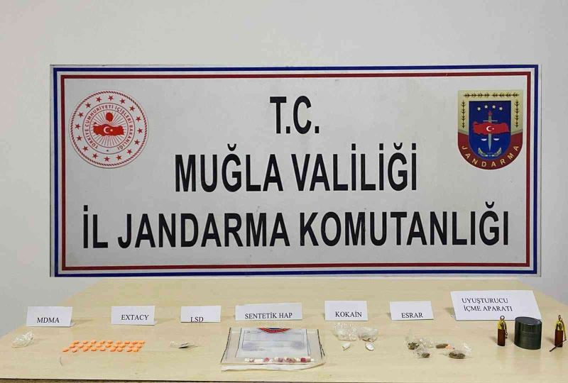 Villada uyuşturucu partisine operasyon
