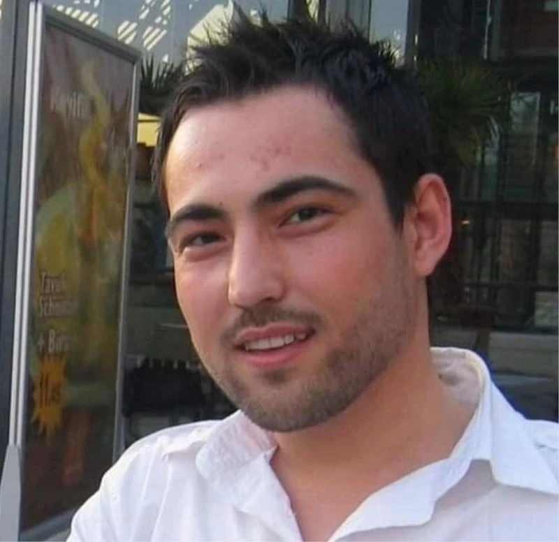 Belediyeye ait refüj sulayan su tankerine otomobil çarptı: 1 ölü, 2 yaralı
