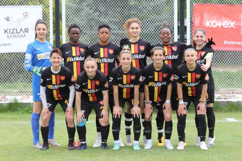 Kadınlar Futbol Süper Ligi: Kayseri Kadın Futbol: 0 - Galatasaray: 0
