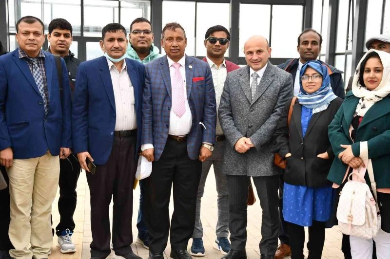 Bangladeş tarım heyeti Altınova Tıbbi Aromatik Bitkiler Bahçesi’ni inceledi
