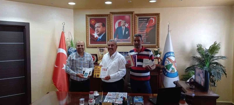 Hassa Belediyesi’nden ilçedeki okullara kitap desteği
