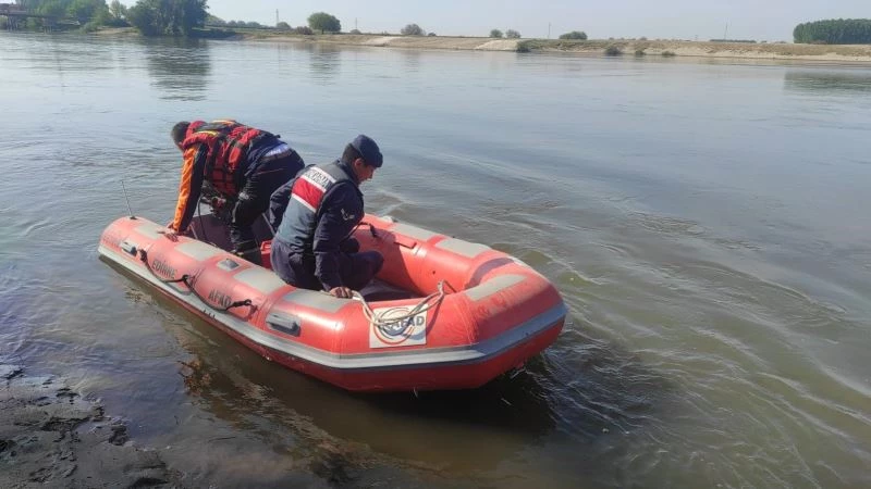 Yunanistan hayaliyle yola çıkan kadın Meriç Nehrinde adacıkta mahsur kaldı
