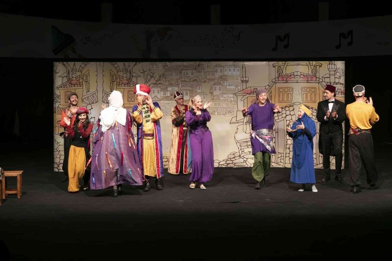 Mersin Büyükşehir Belediyesi, ’Çiğdem Tunç Tiyatrosu’nu ağırladı
