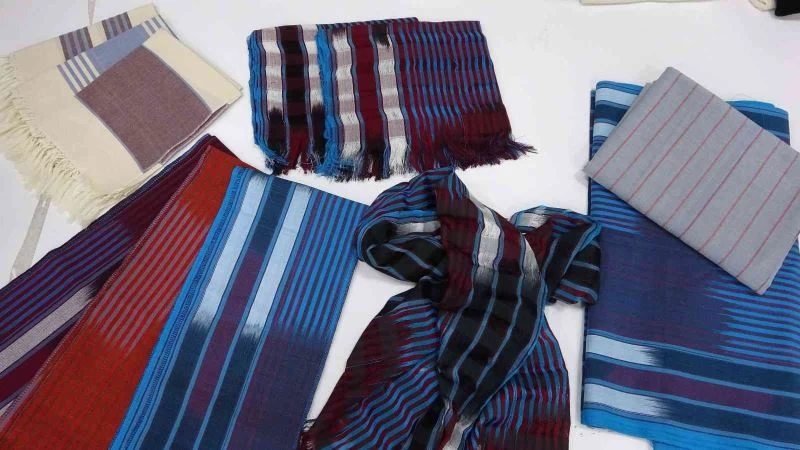 Trabzonspor şampiyon olunca Bordo Mavi renkteki takılara ilgi arttı, taleplere yetişemiyorlar
