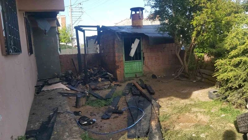 Kulübe yangını binaya da sıçradı
